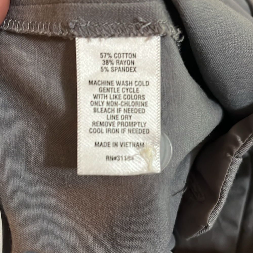 NWOT Grey ladies Crown and Ivy Cary ankle length dress pants with stretch - Picture 9 of 9
